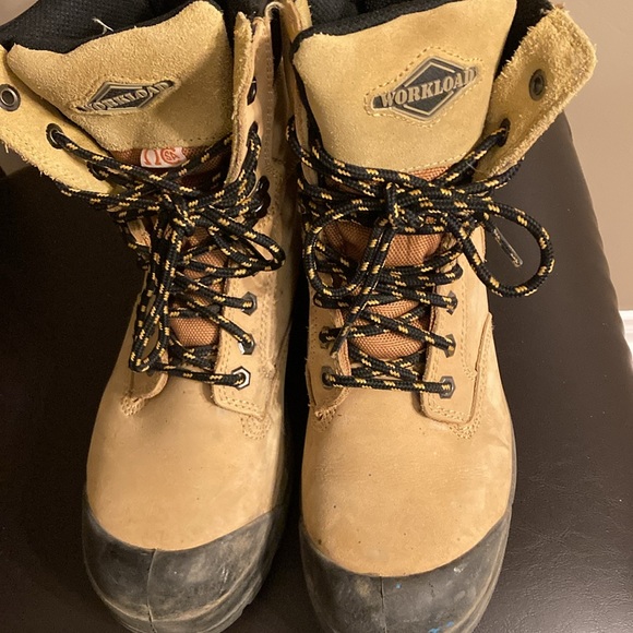 Steel toe work boots size 7 tan colour brand is workload safety boots - Picture 5 of 6